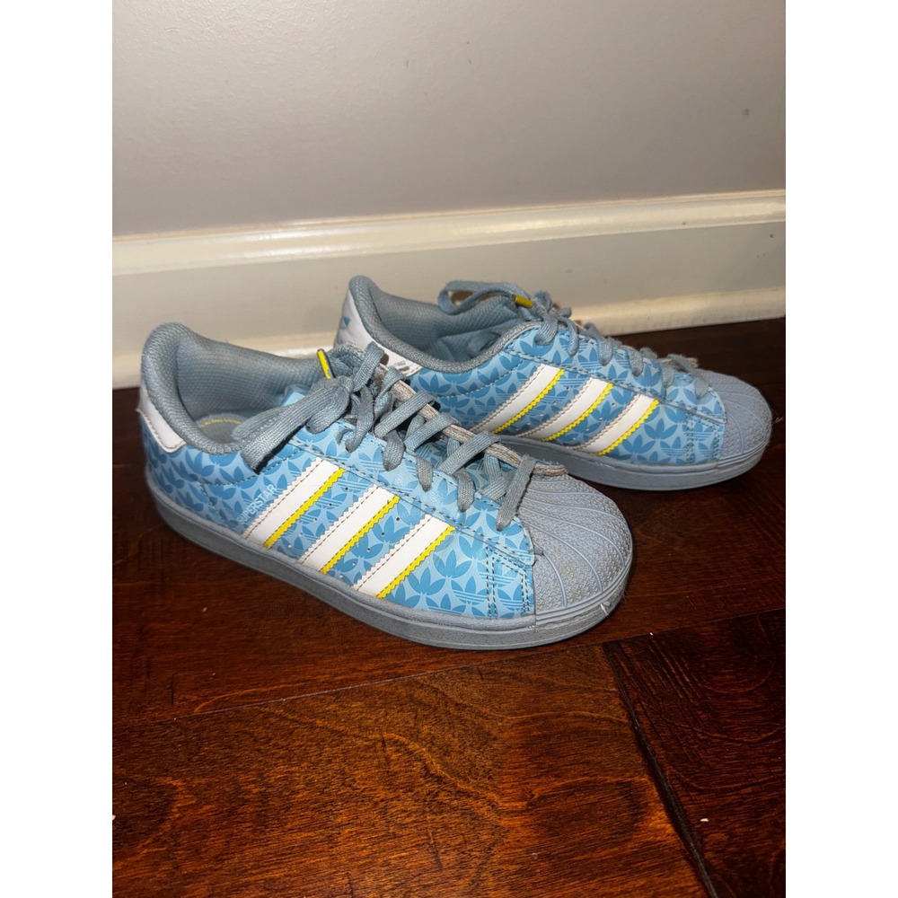 Adidas Superstar Kids Light Blue Trefoil Logo Shell Toe Sneakers Size 1.5Y